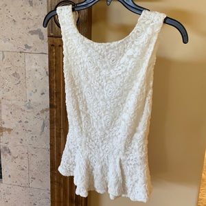 Beautiful BEBE floral all white peplum tank